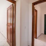 Marjoh Al Apartment
